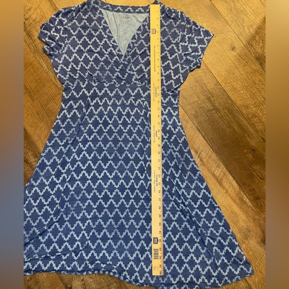 LLBean Women’s Dress LG Petite Blue Geometric Short Sleeve Midi Rayon Spandex - Picture 11 of 11